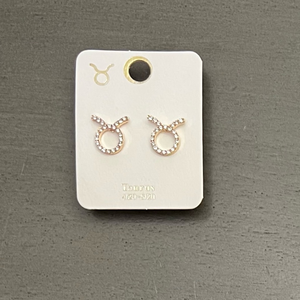 ♉️Taurus Astrological Zodiac Sign Bull Crystal Gold Earrings Apr 20 - May 20